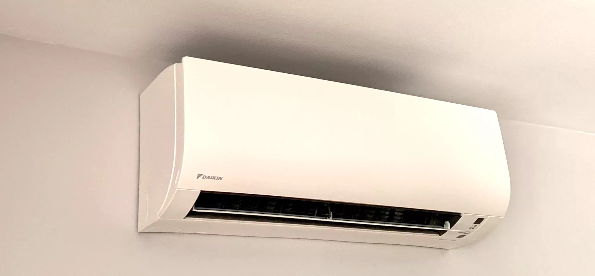 Instalación de aire acondicionado en Cerdanyola, proporcionando un ambiente fresco y confortable durante todo el año.