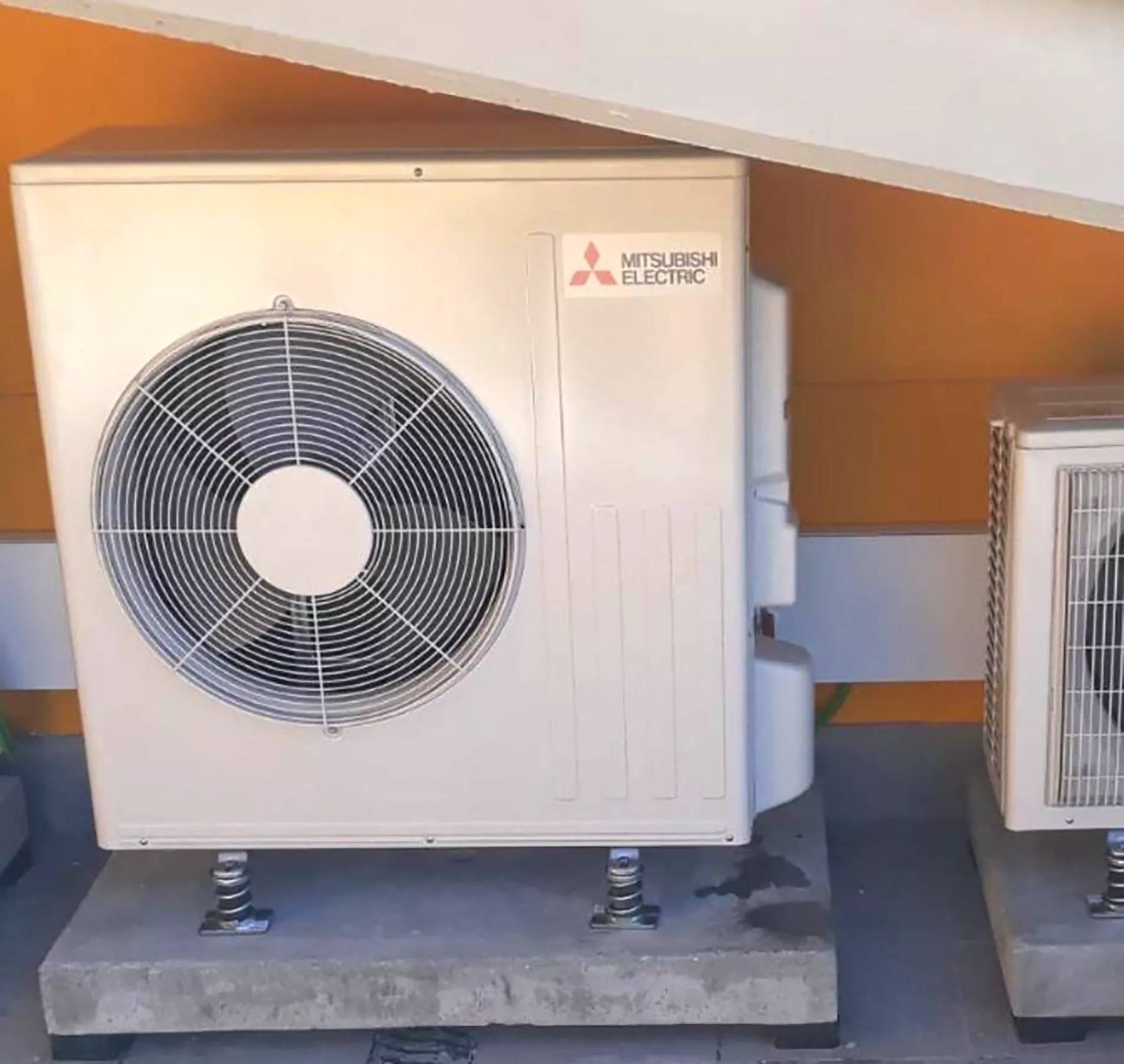 Mantenimiento de aire acondicionado en Sant Cugat para asegurar eficiencia y prolongar la vida útil de tus equipos.