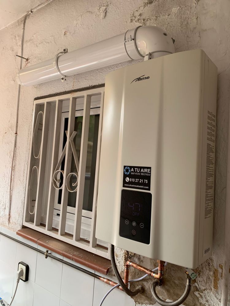 Equipos de calentadores diseñados para satisfacer las necesidades de agua caliente en empresas y negocios de Sabadell.