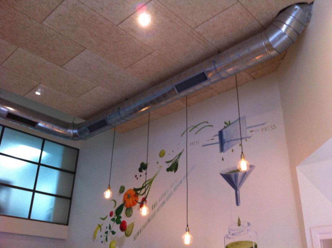 Servicios de instalación de conductos de chapa y fibra en locales, optimizando la distribución del aire y garantizando eficiencia energética.