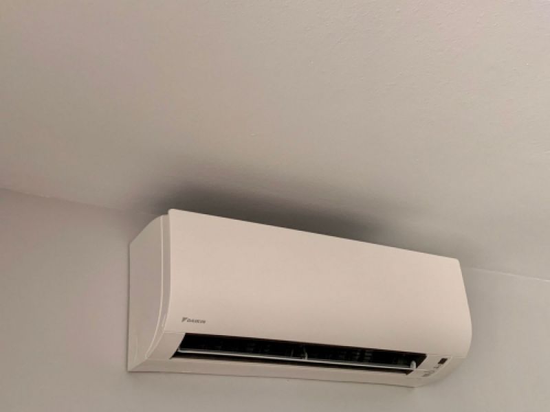 Instalación de equipos de aire acondicionado en Sabadell, con opciones personalizadas para cada tipo de espacio.