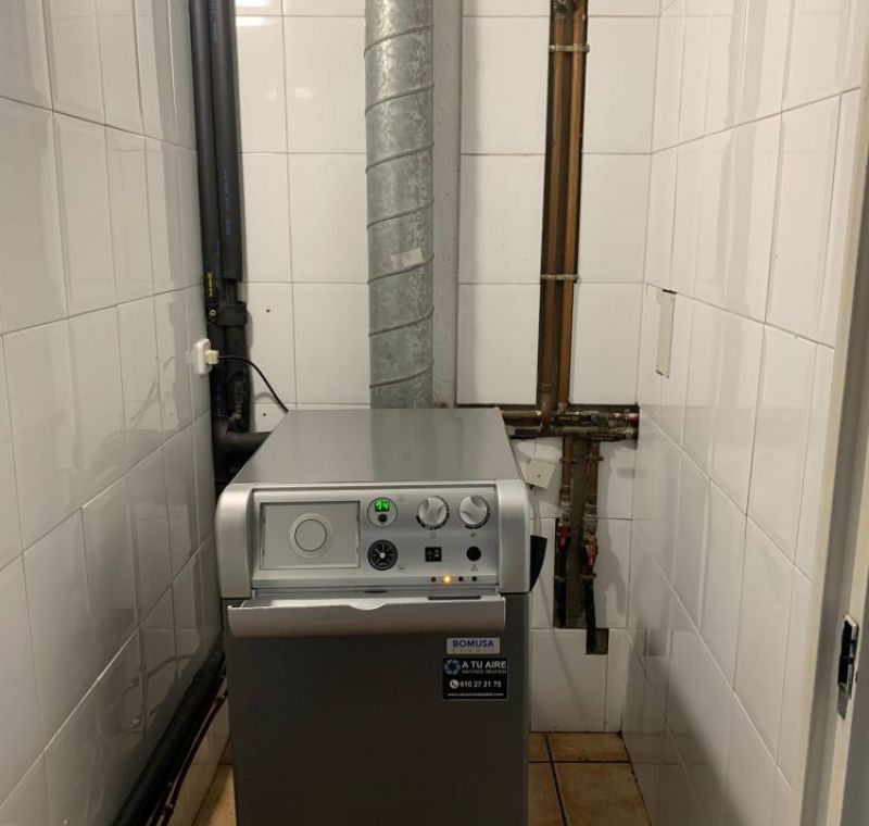 Servicio profesional de mantenimiento para calderas, asegurando su rendimiento y prolongando su vida útil.